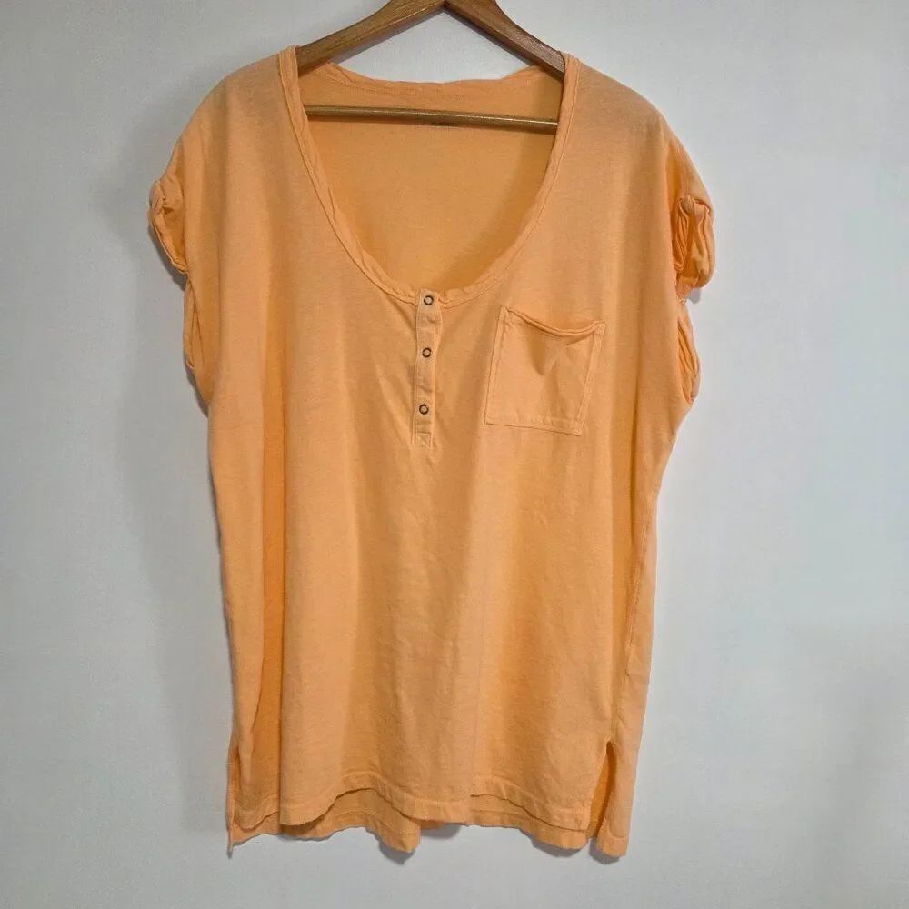 EUC LIKE NEW AERIE SCOOP NECK QUARTER BUTTONED CUFFED SLEEVES TEE SZ M